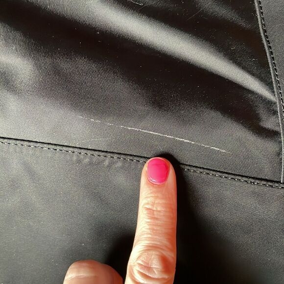 Like new black GAP duffel bag and travel toiletry travel bag - Picture 9 of 16